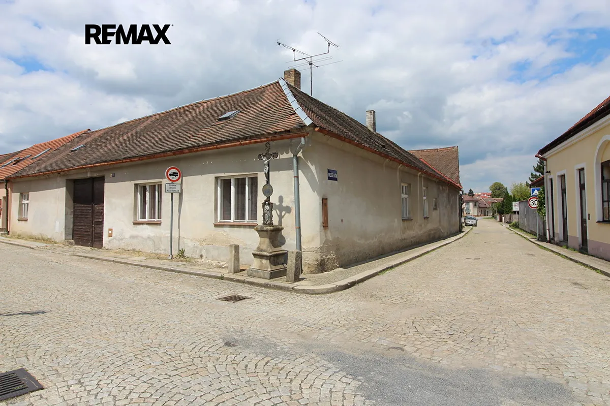 Prodej rodinného domu 470 m², pozemek 1587 m²